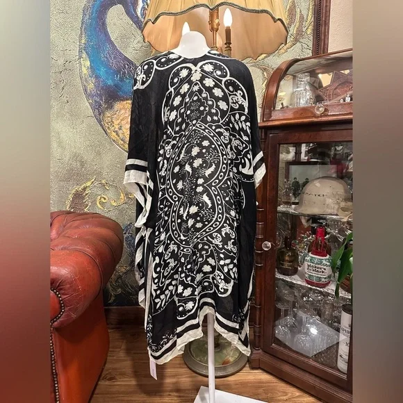 Modena New York Boho Kimono Cardigan | Black & White Floral Lightweight OS NWT - Picture 9 of 13